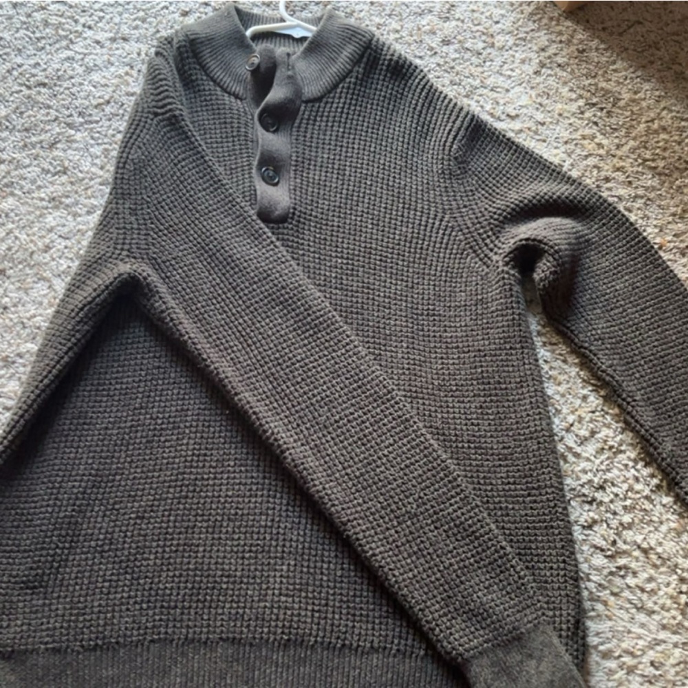 Large CrewNeck ButtonUp Sweater Gray